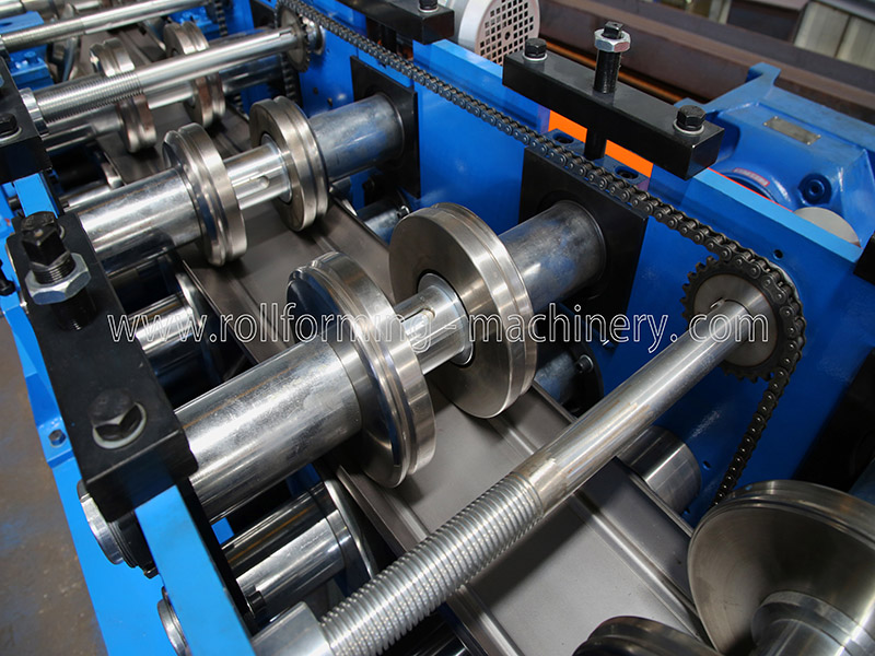 Auto Change Type Shelf Box Beam Roll Forming Machine